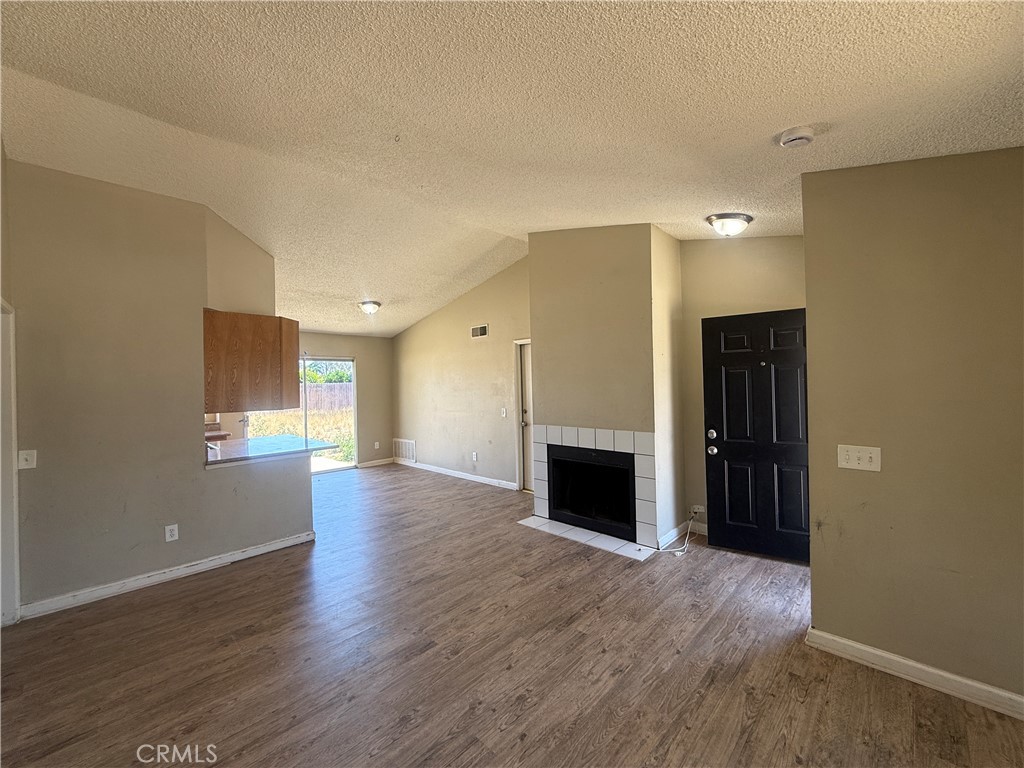 15569 Athol Street Property Photo 5