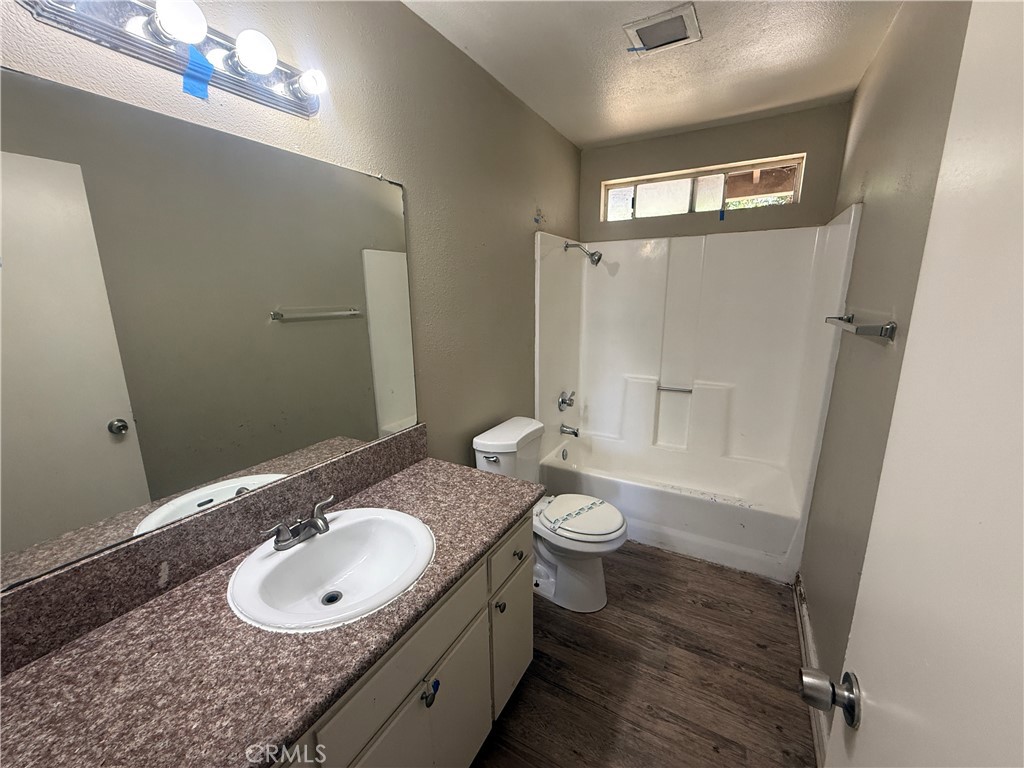 15569 Athol Street Property Photo 18