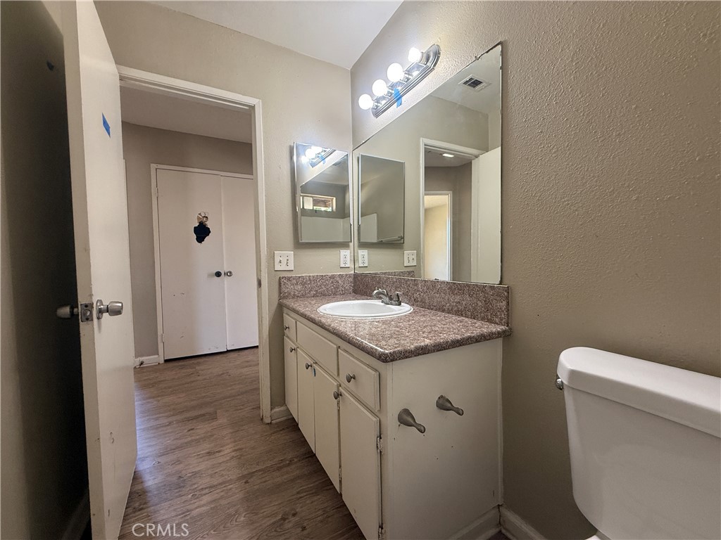 15569 Athol Street Property Photo 20