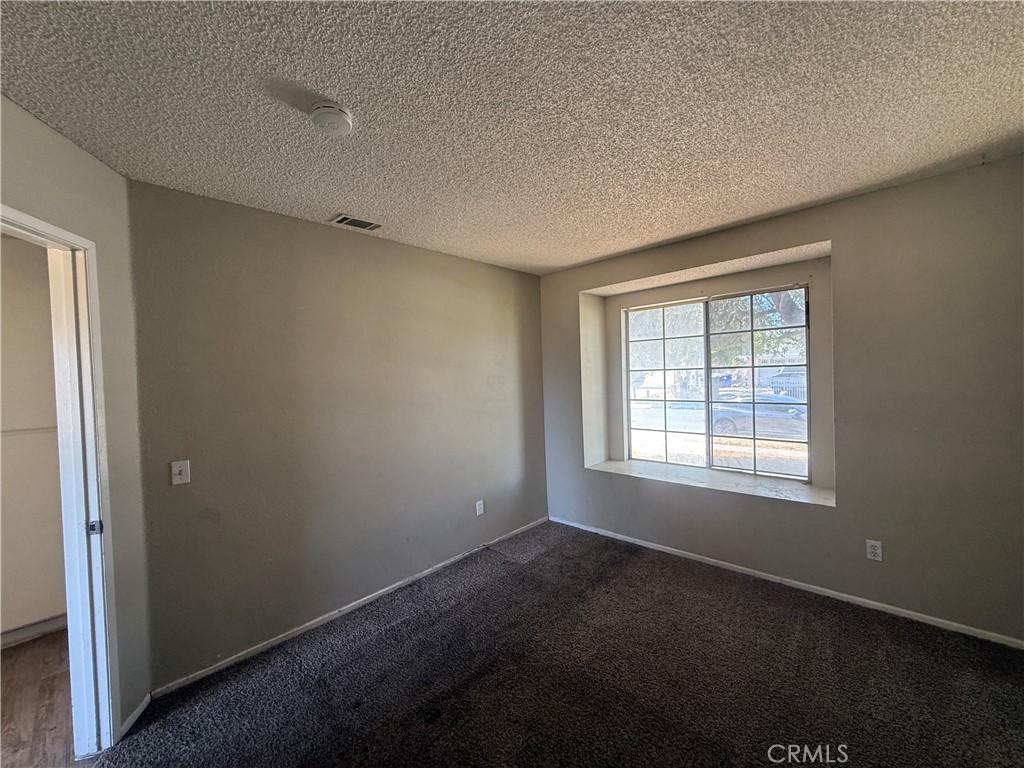 15569 Athol Street Property Photo 24