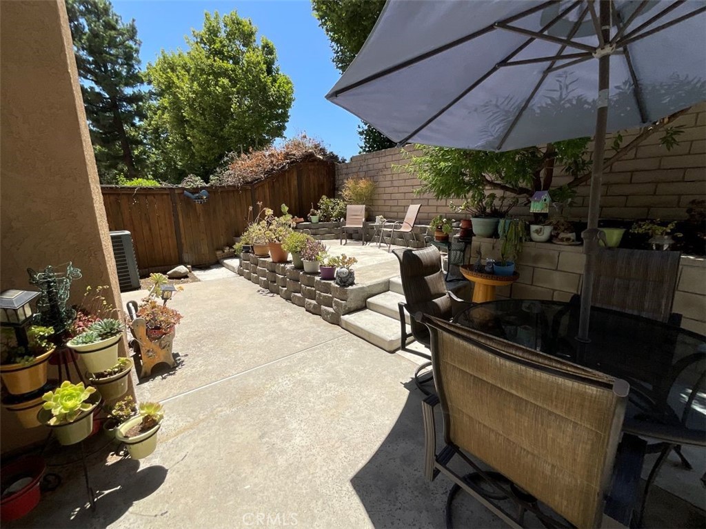 6720 Shaded Wood Place Property Photo 8