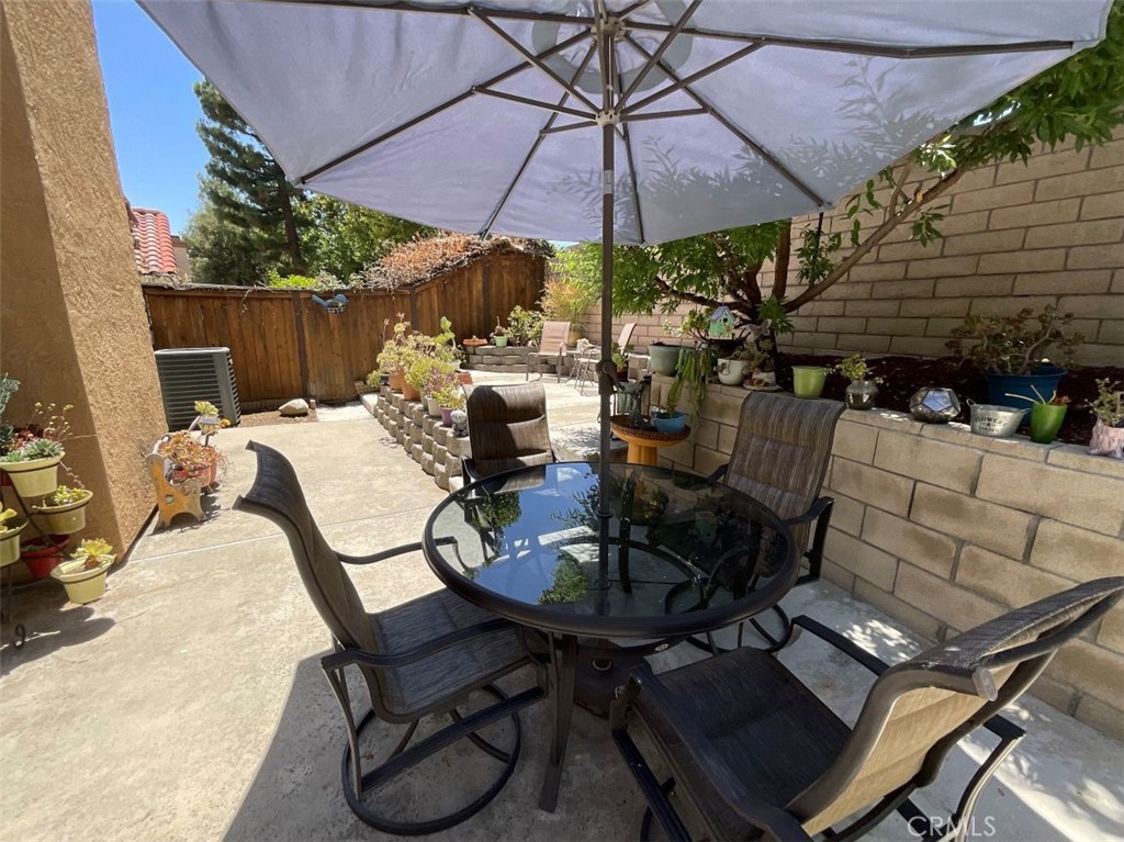 6720 Shaded Wood Place Property Photo 9