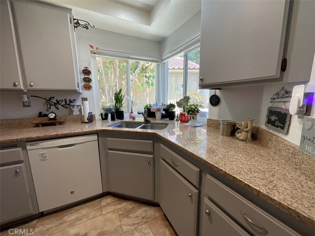 6720 Shaded Wood Place Property Photo 13