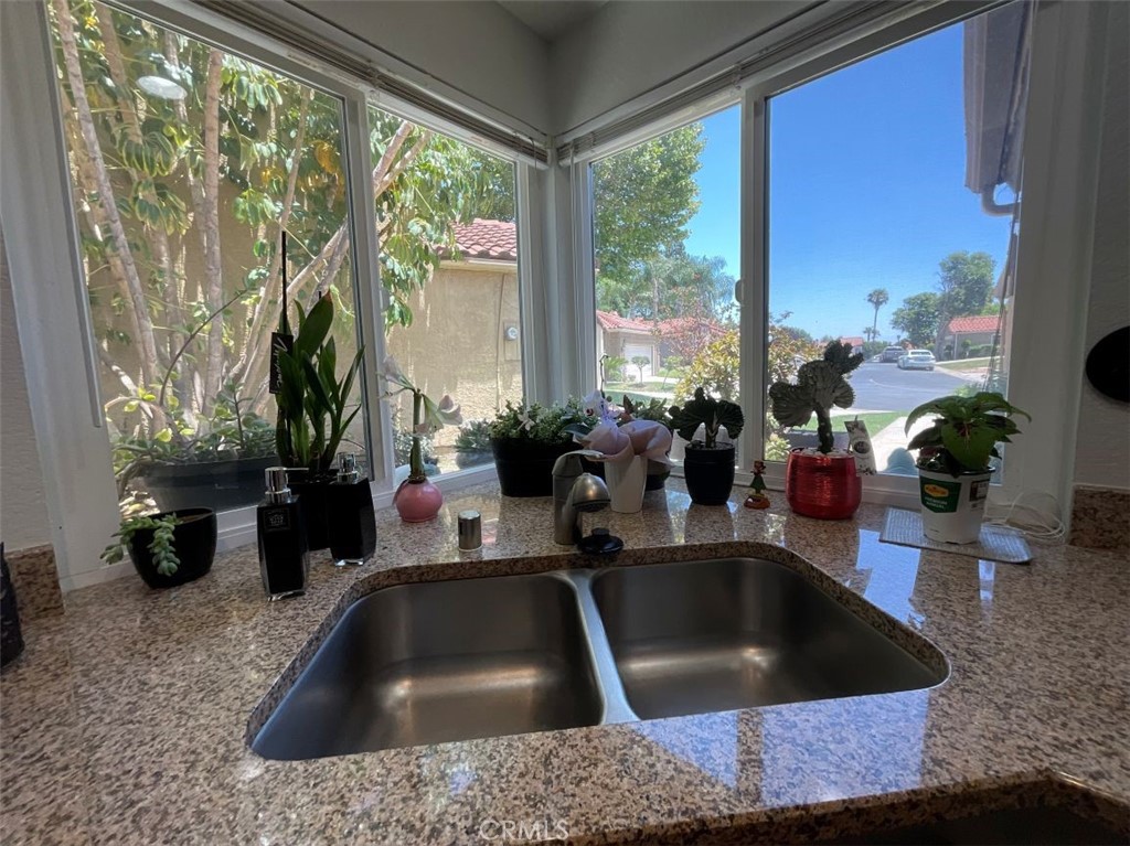 6720 Shaded Wood Place Property Photo 14