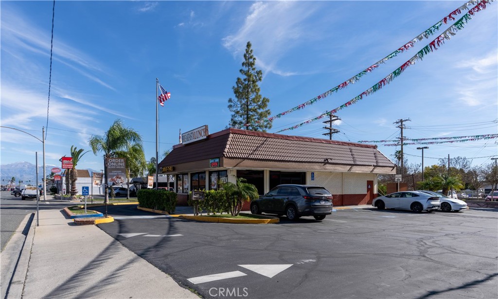 201 W Foothill Boulevard Property Photo 10