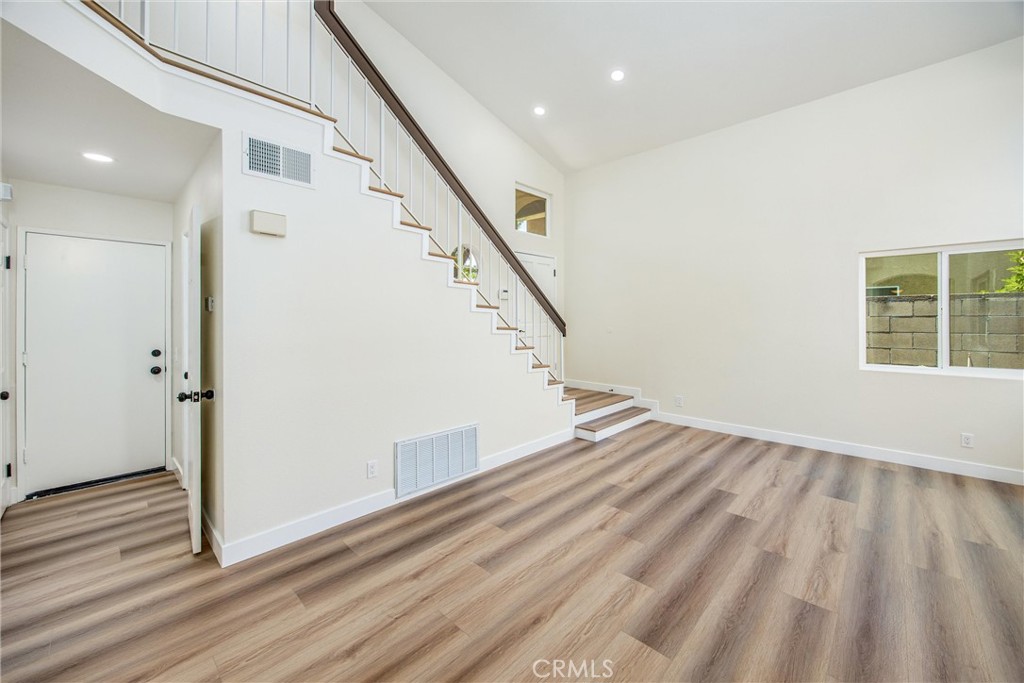 11142 Malone Street Property Photo 8