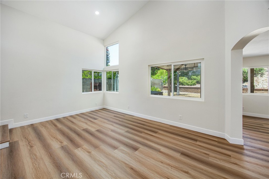 11142 Malone Street Property Photo 9