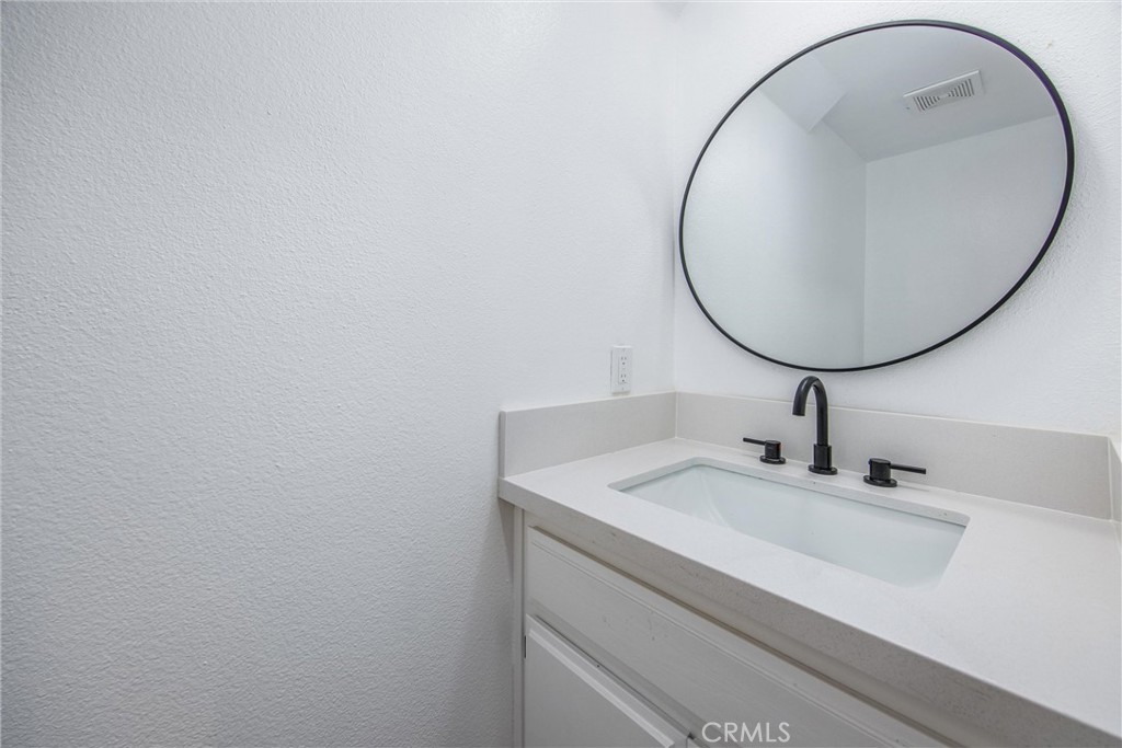 11142 Malone Street Property Photo 21