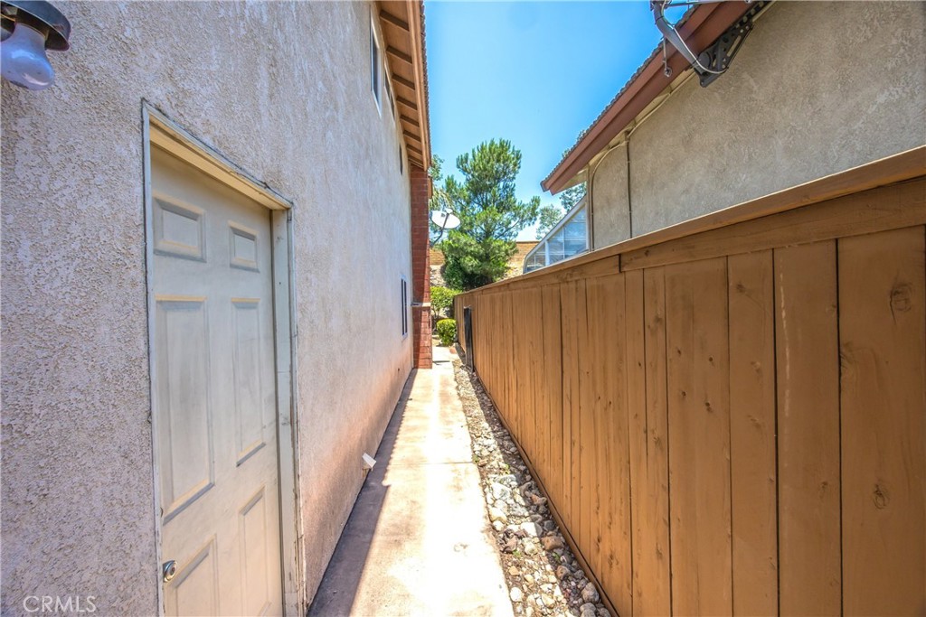 11142 Malone Street Property Photo 33