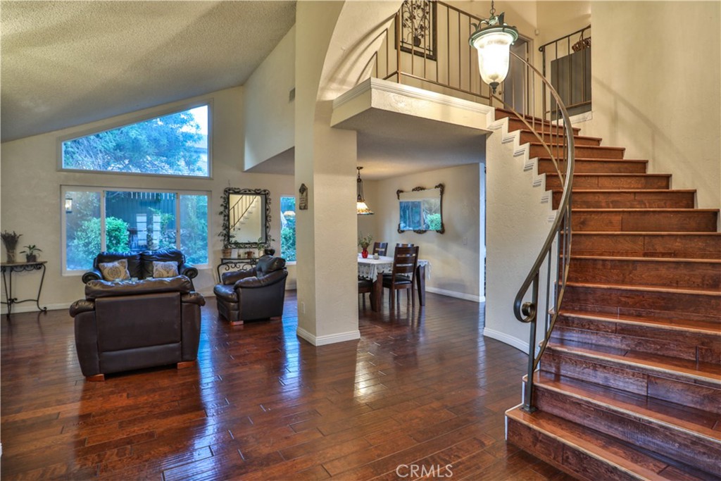6073 Cameo Street Property Photo 4