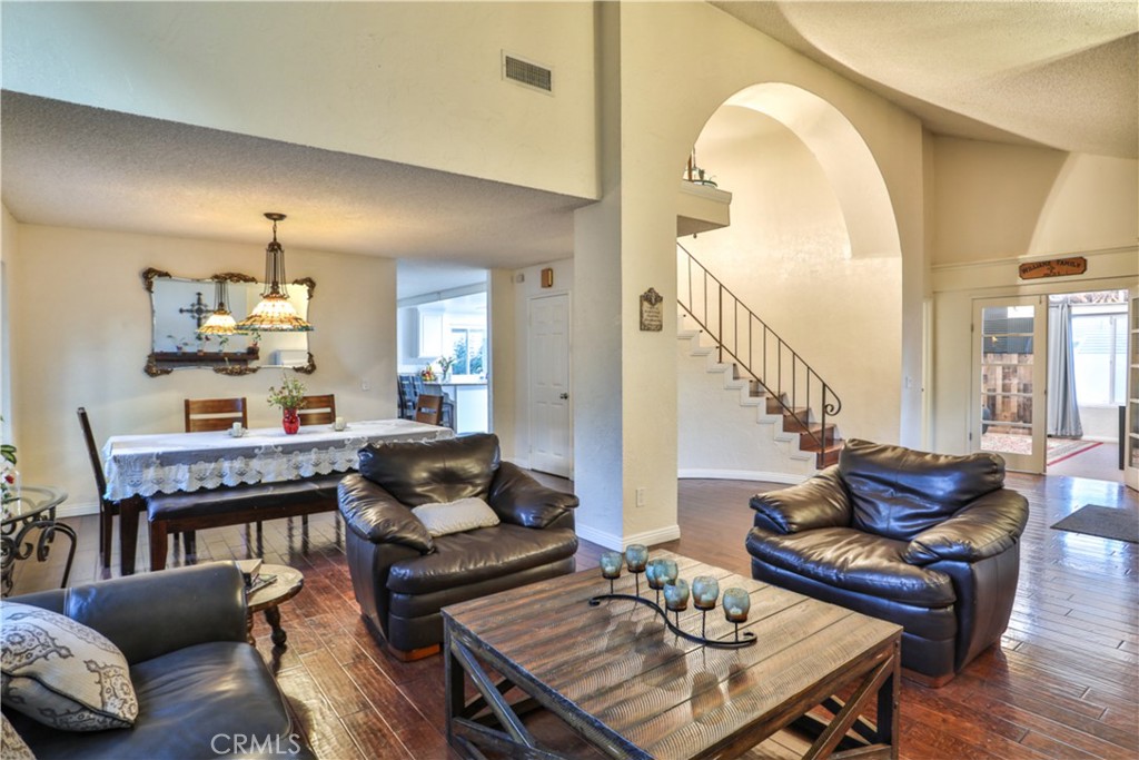 6073 Cameo Street Property Photo 5