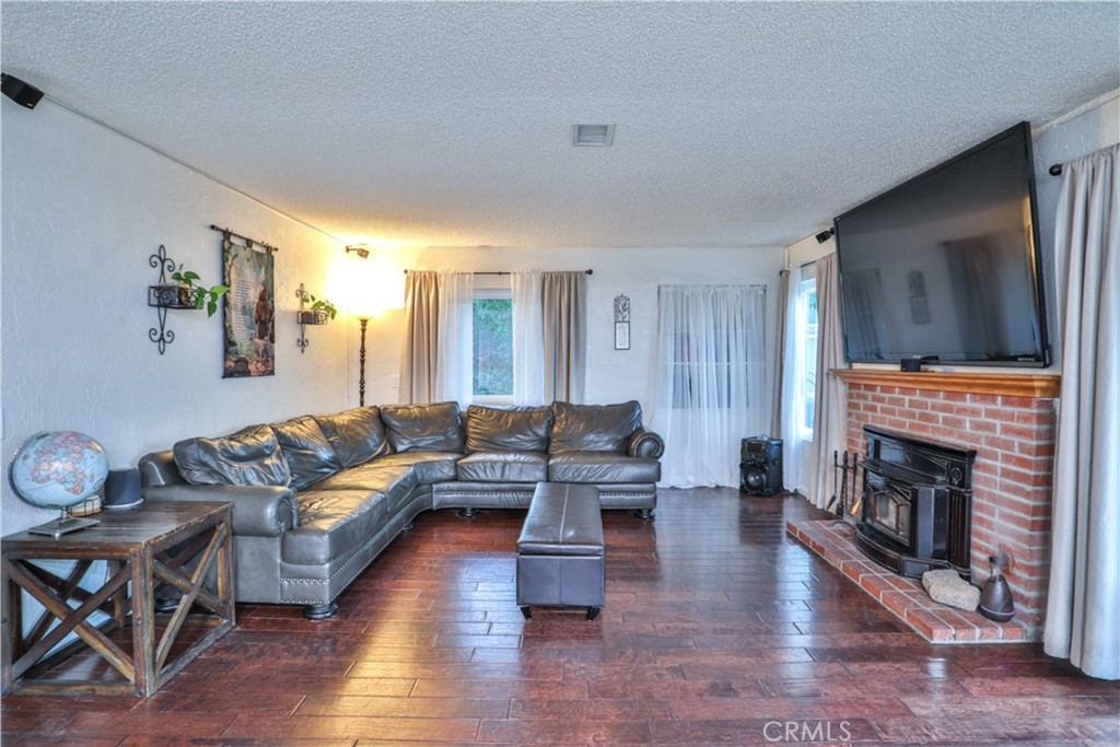 6073 Cameo Street Property Photo 10