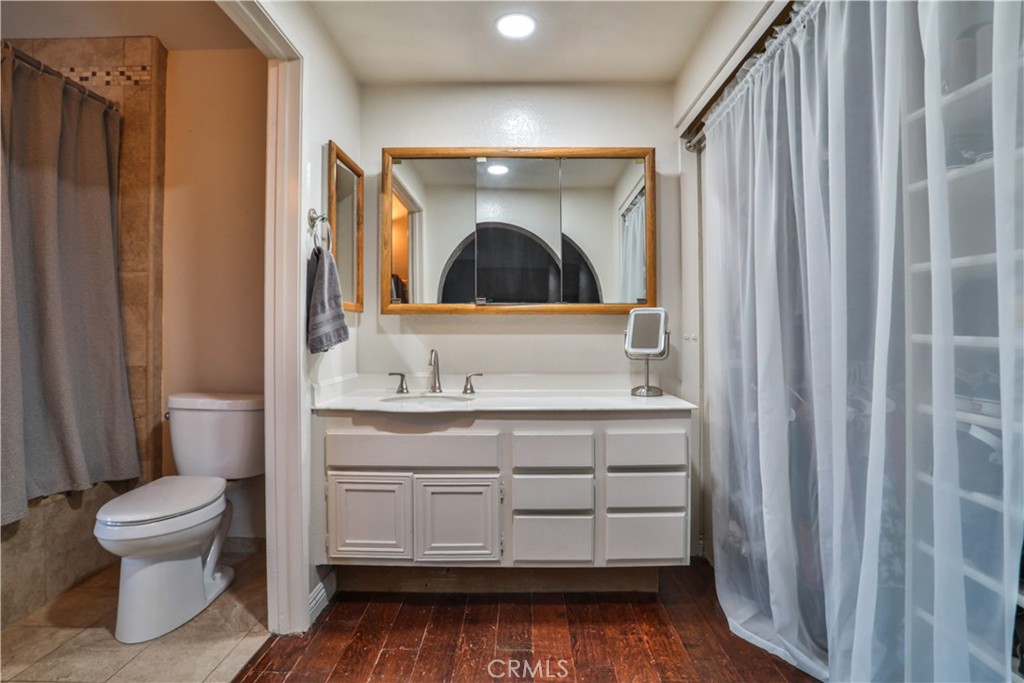 6073 Cameo Street Property Photo 18