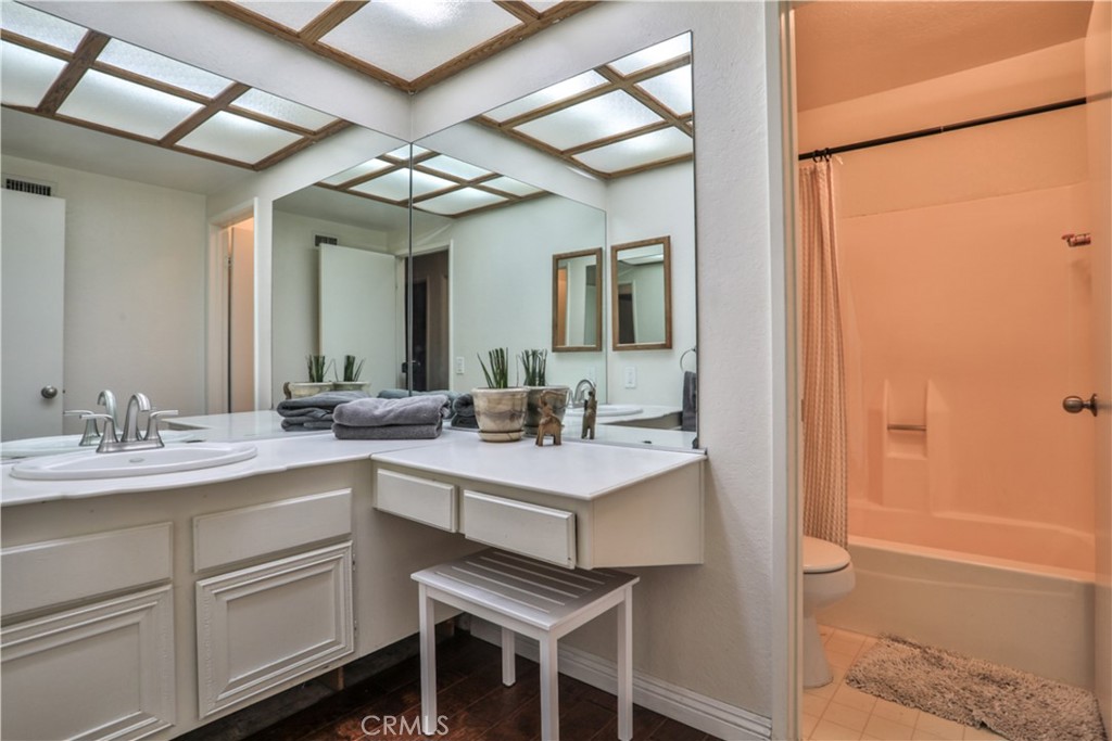 6073 Cameo Street Property Photo 30