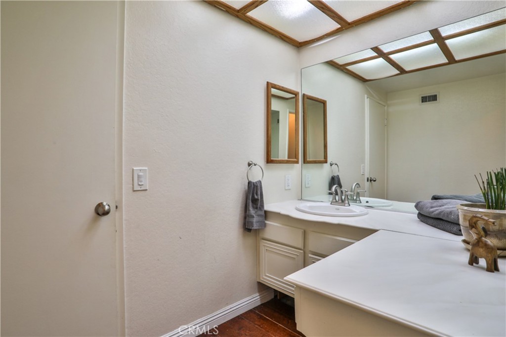 6073 Cameo Street Property Photo 32
