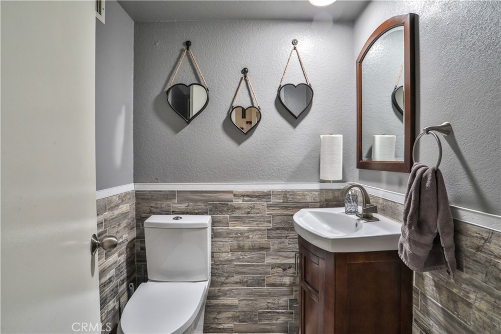 6073 Cameo Street Property Photo 33