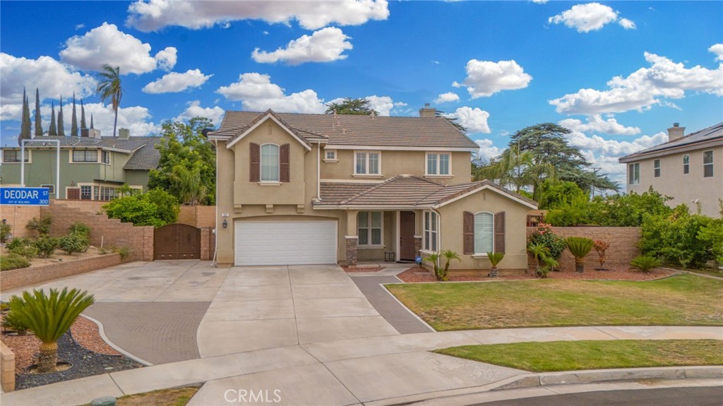 325 Deodar Street Property Photo 1