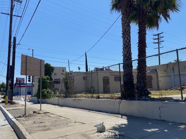 104 S Mount Vernon Avenue Property Photo 4