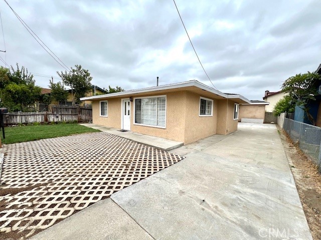 13944 Olive Street Property Photo 3