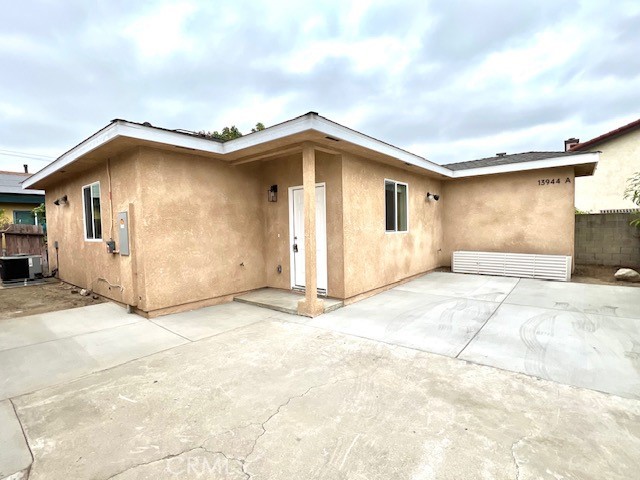 13944 Olive Street Property Photo 4
