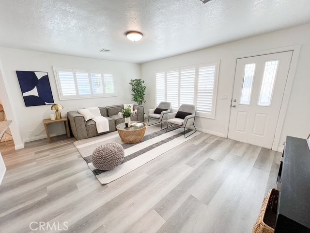 13944 Olive Street Property Photo 7