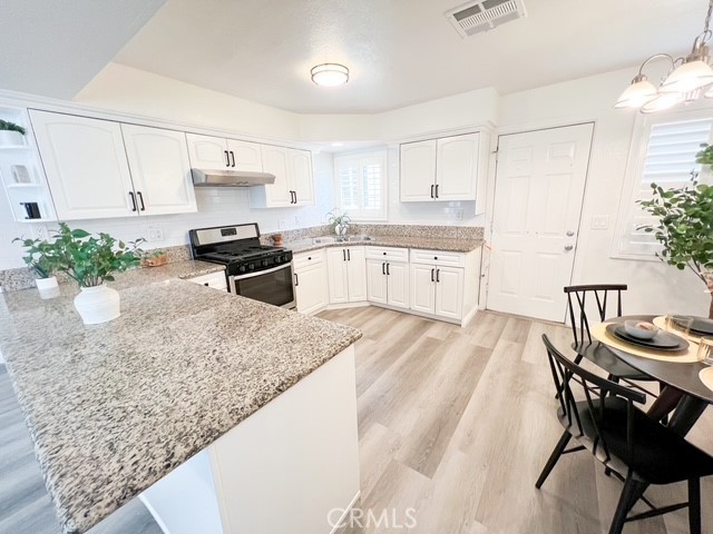 13944 Olive Street Property Photo 9