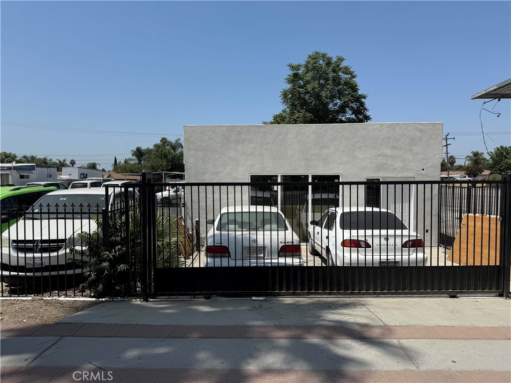 5360 Mission Boulevard Property Photo 3
