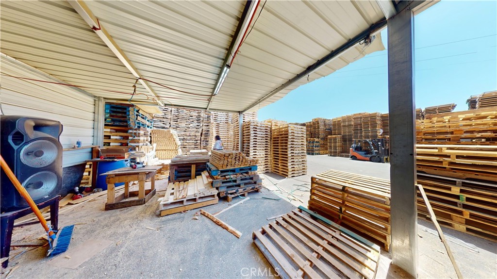 18900 Cajon Boulevard Property Photo 17