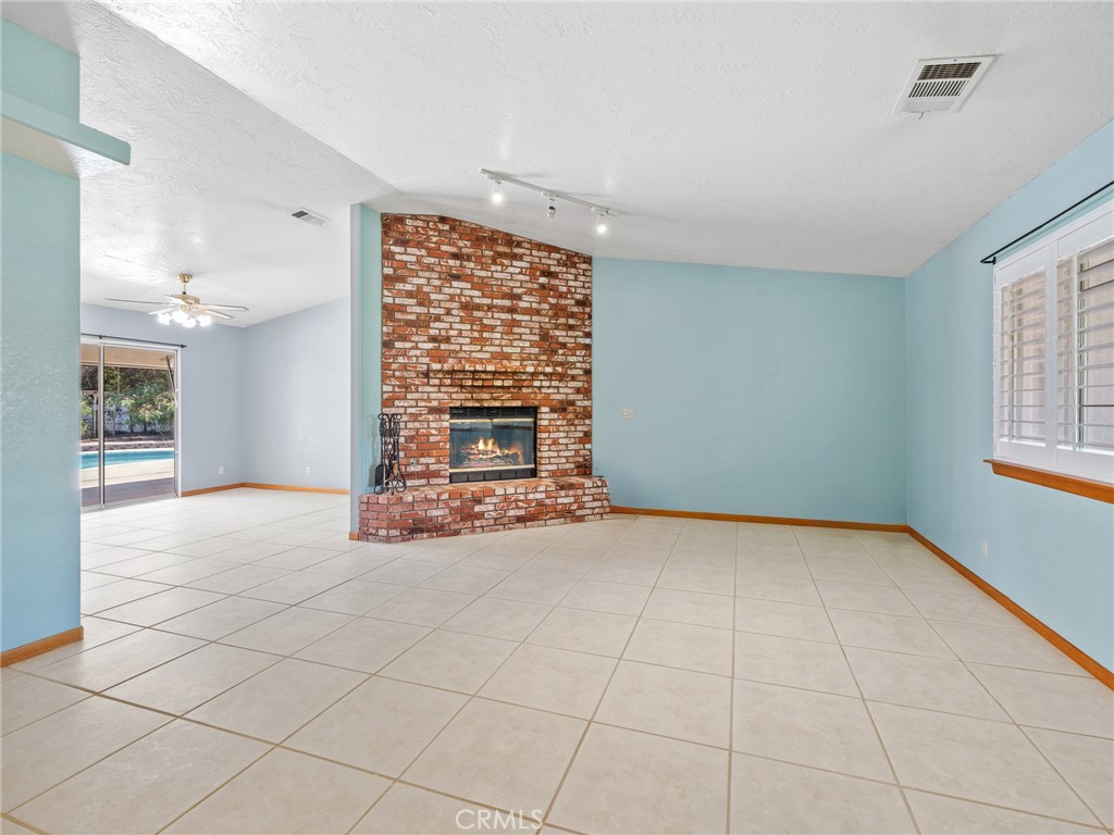 7556 Glider Avenue Property Photo 8