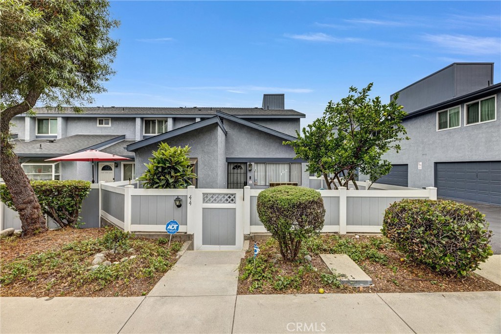 900 W Sierra Madre Avenue 44 Property Photo 1