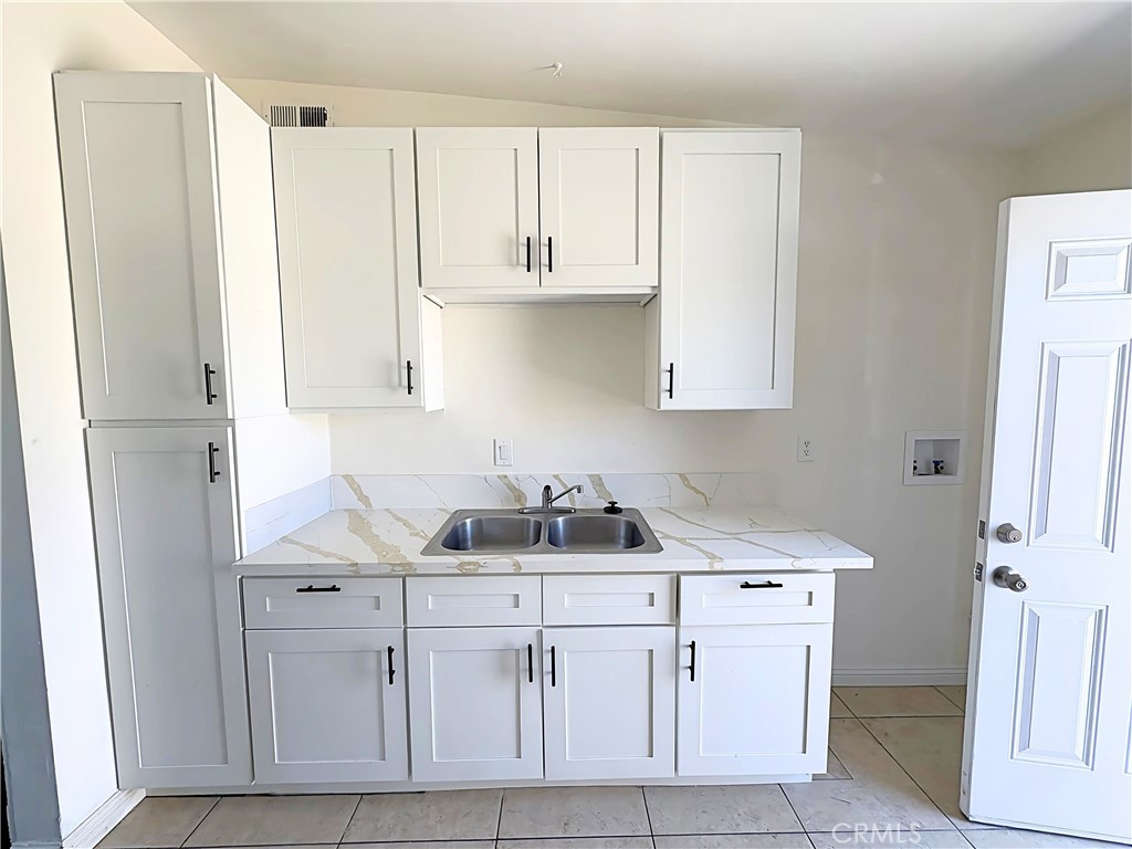10371 24th Street Property Photo 3