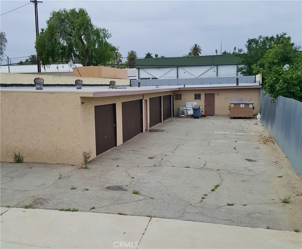 210 E State Street Property Photo 2