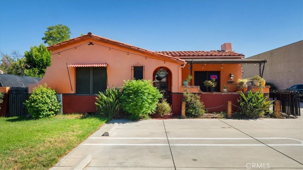 1741 Mentone Boulevard Property Photo 1