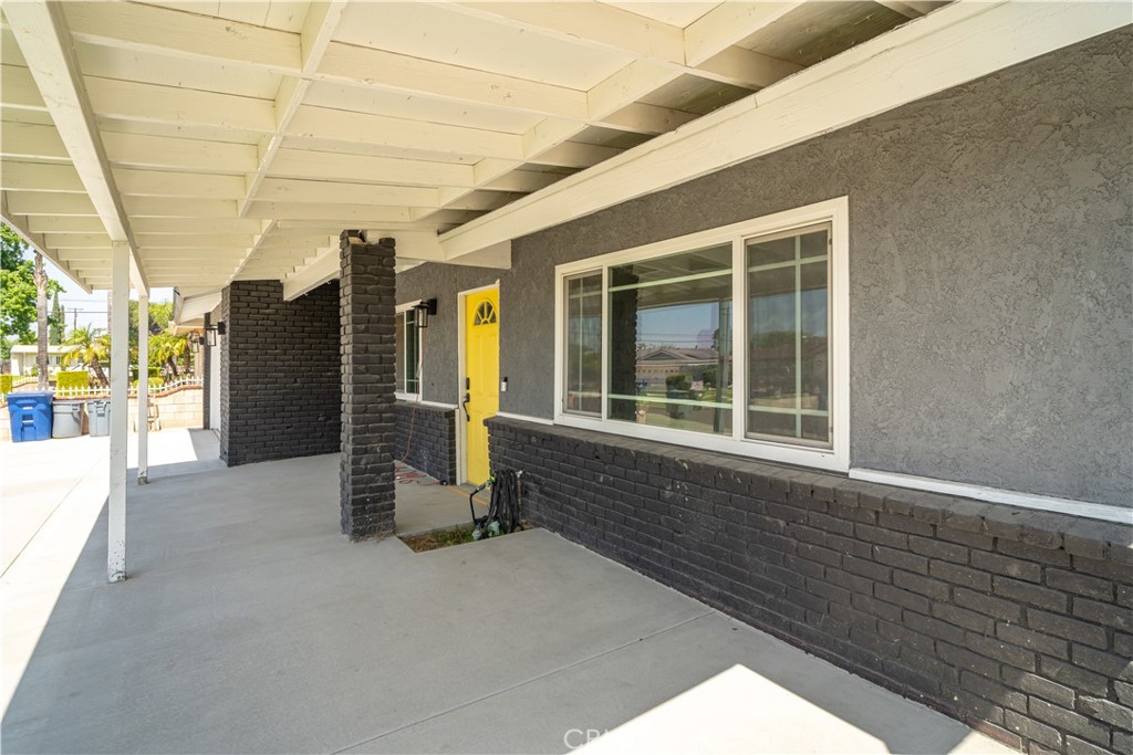 1761 E Yale Street Property Photo 2