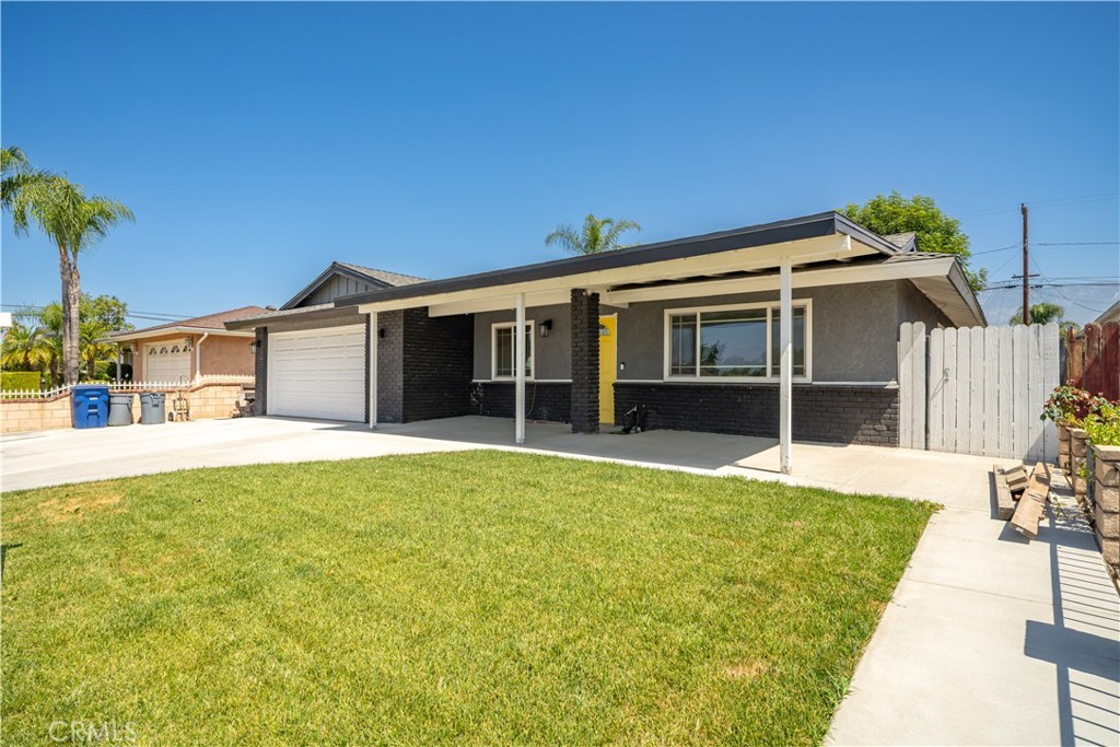 1761 E Yale Street Property Photo 3