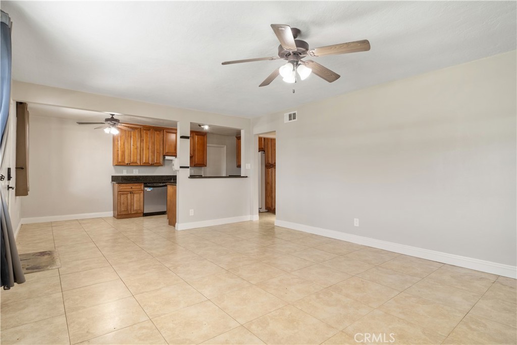 1761 E Yale Street Property Photo 6