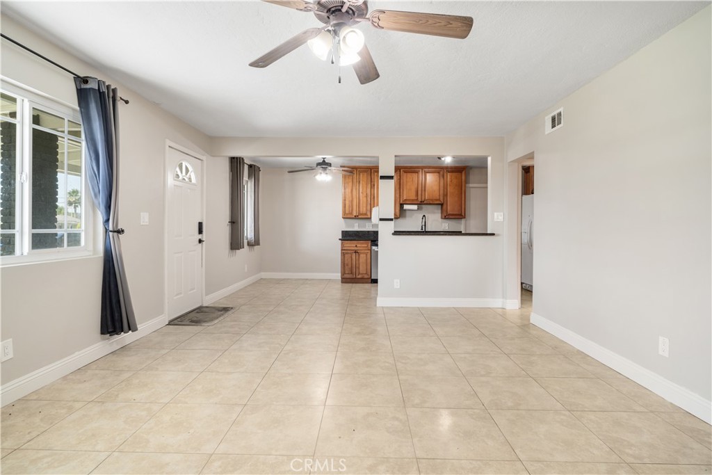 1761 E Yale Street Property Photo 7