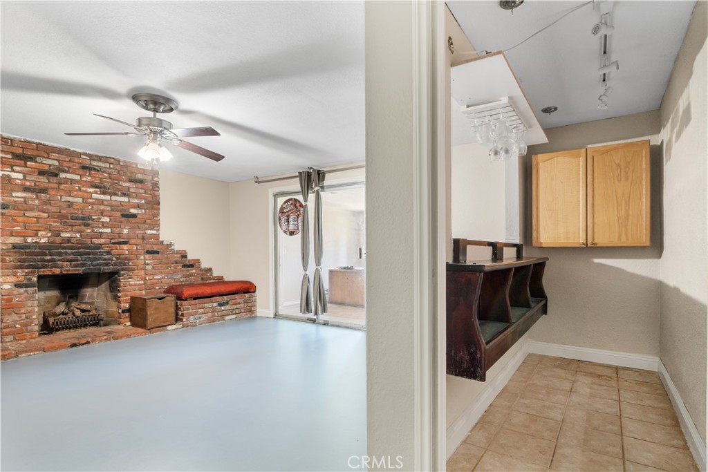 1761 E Yale Street Property Photo 24