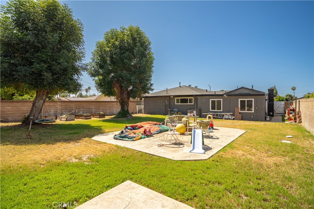 1761 E Yale Street Property Photo 28