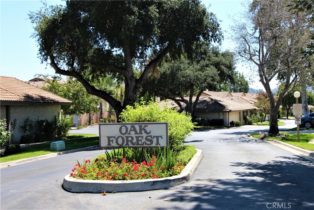 108 Oak Forest Circle Property Photo 1