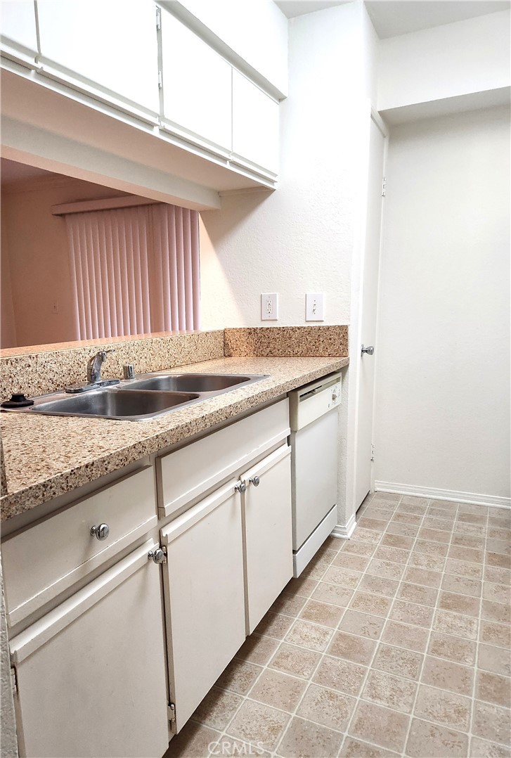 10655 2802 Lemon Avenue Property Photo 5