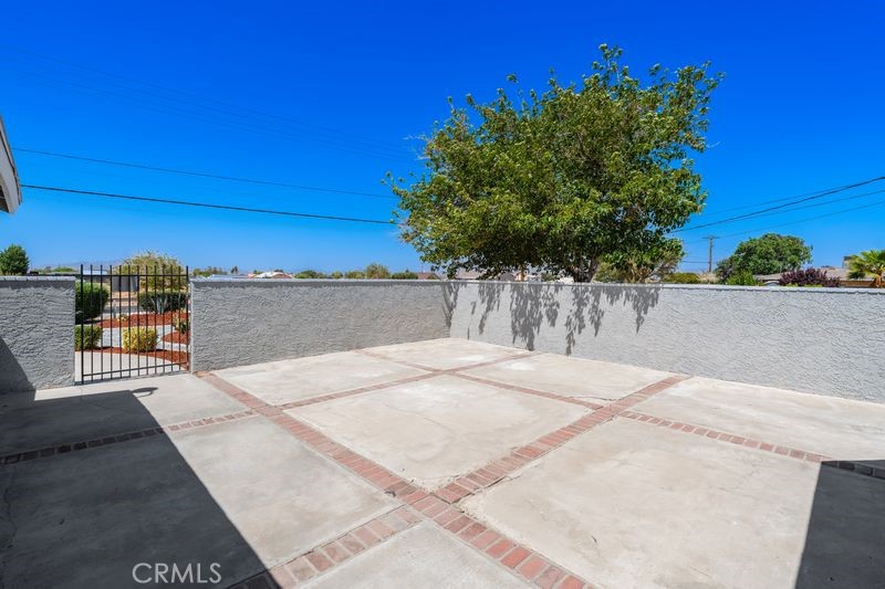 16233 Manzanita Street Property Photo 4