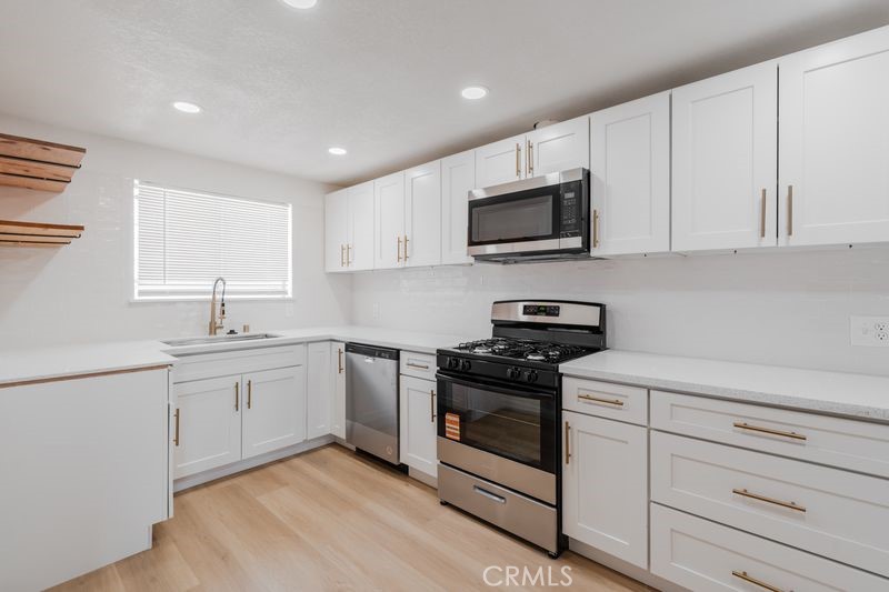 16233 Manzanita Street Property Photo 12