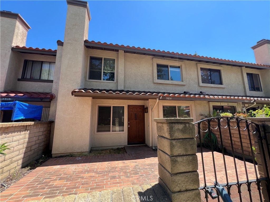 9814 Ladera Court Property Photo 1