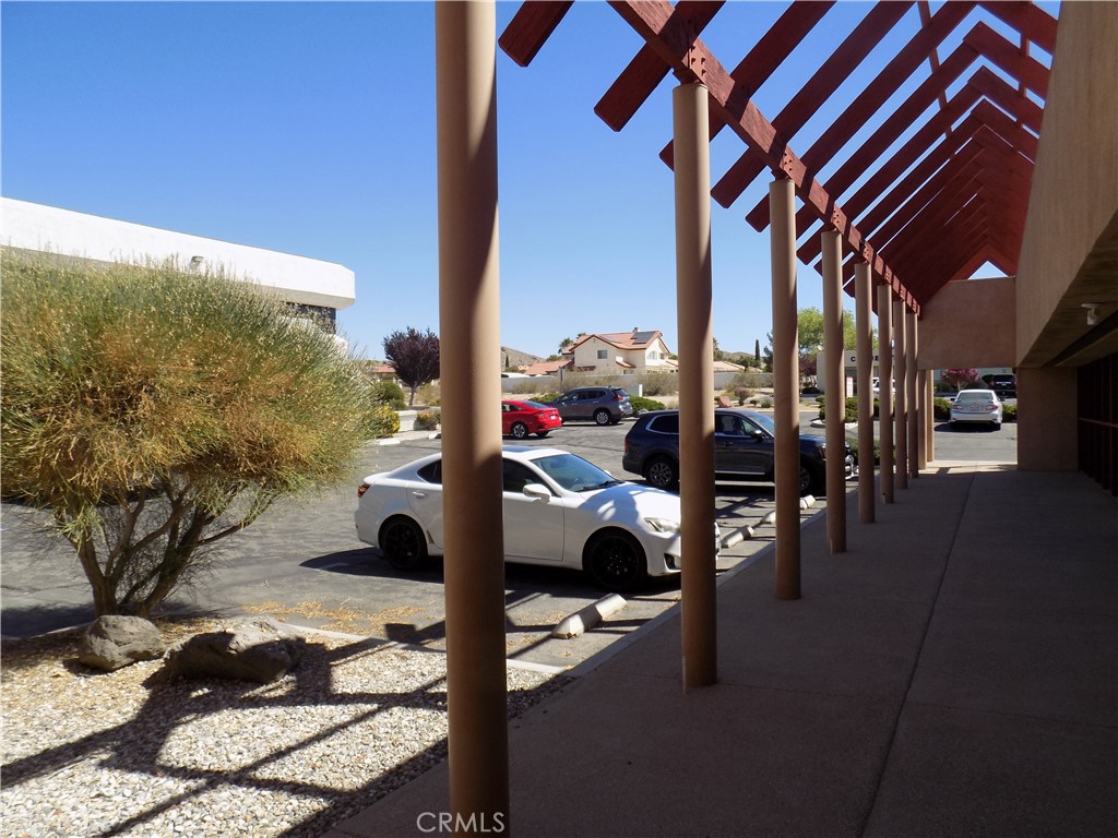 16192 Siskiyou Road Property Photo 4
