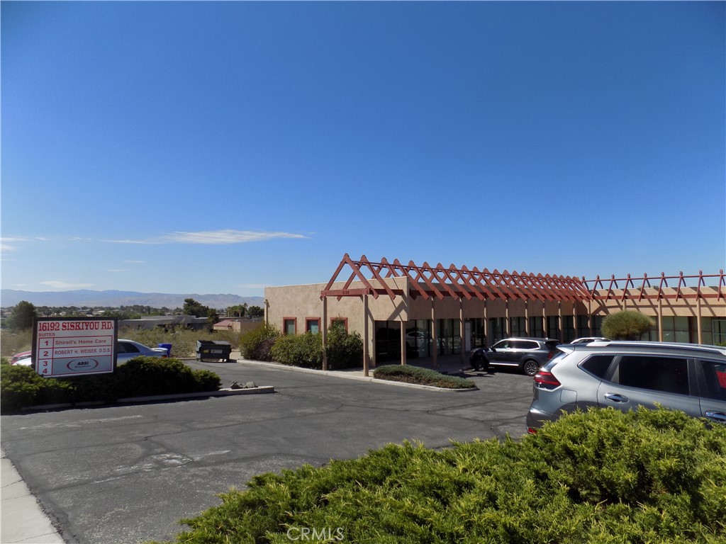 16192 Siskiyou Road Property Photo 11