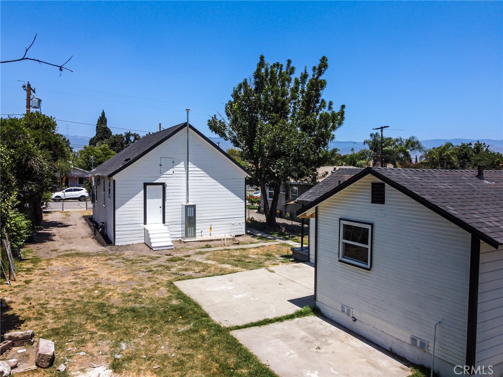 1235 Spruce Street Property Photo 5