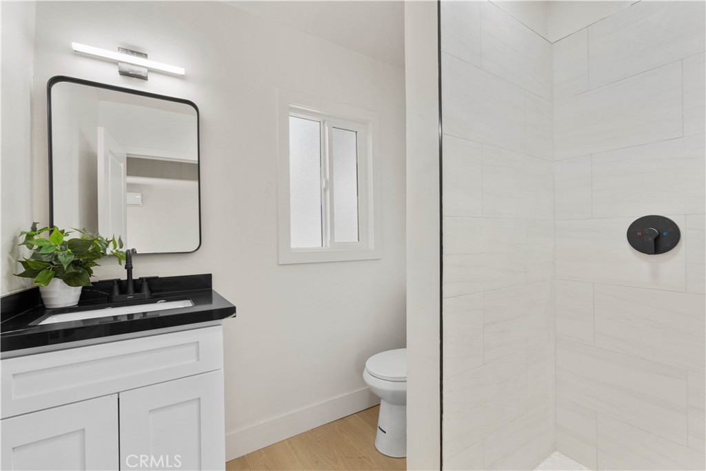 3024 Carl Street Property Photo 25