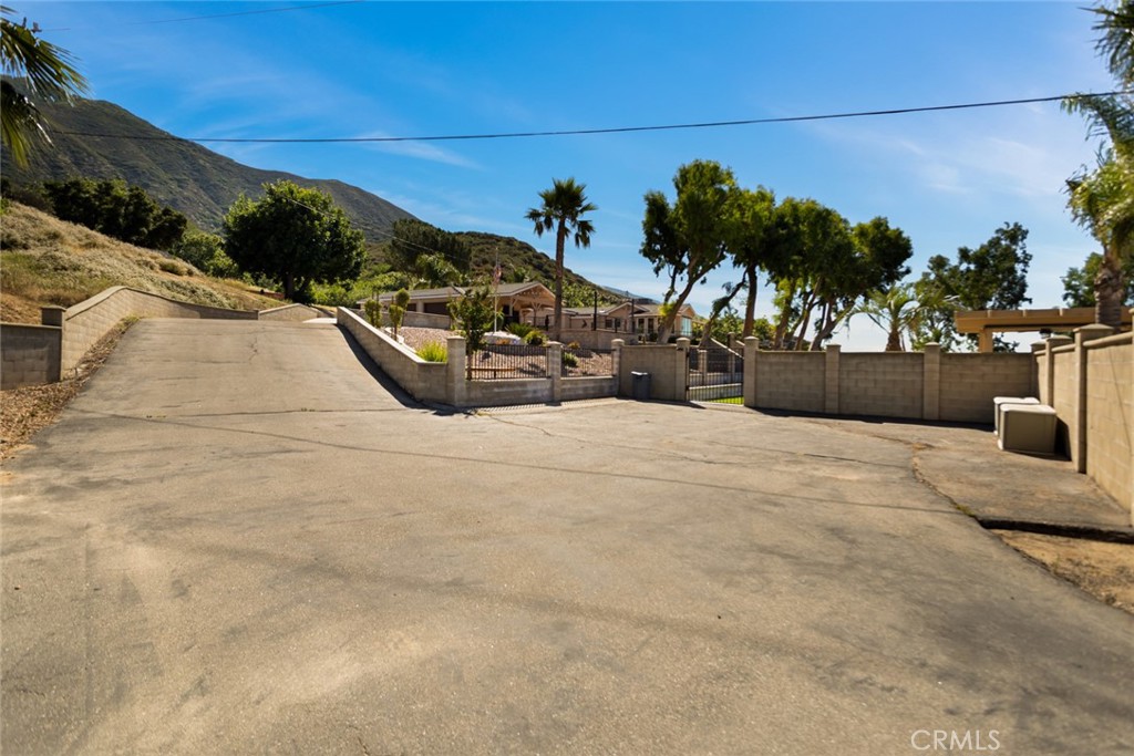 18310 Canon Street Property Photo 25