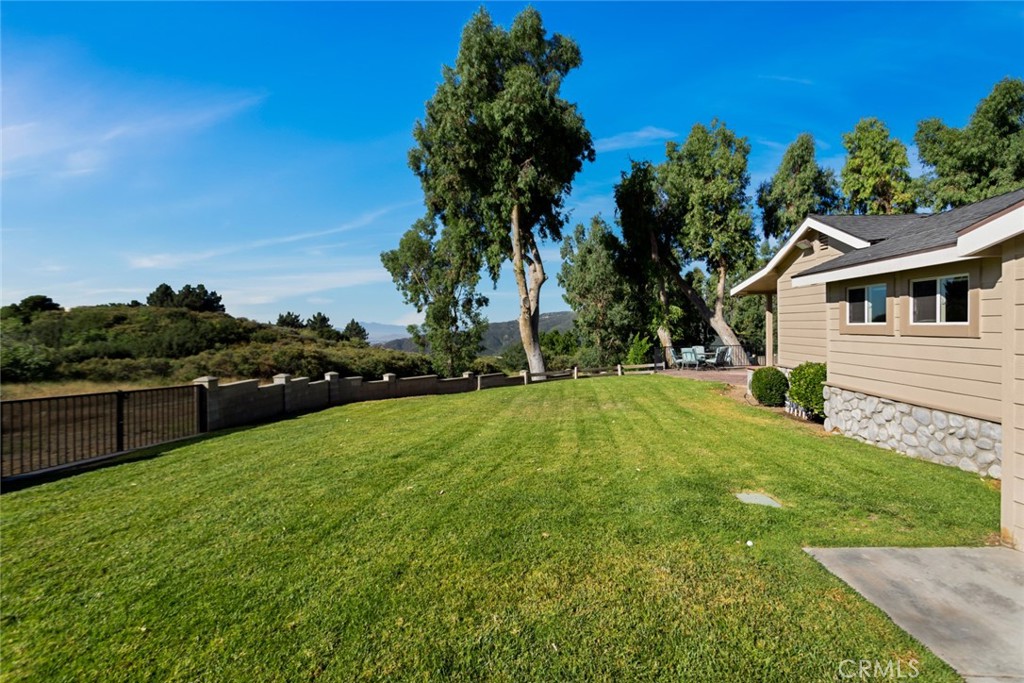 18310 Canon Street Property Photo 28